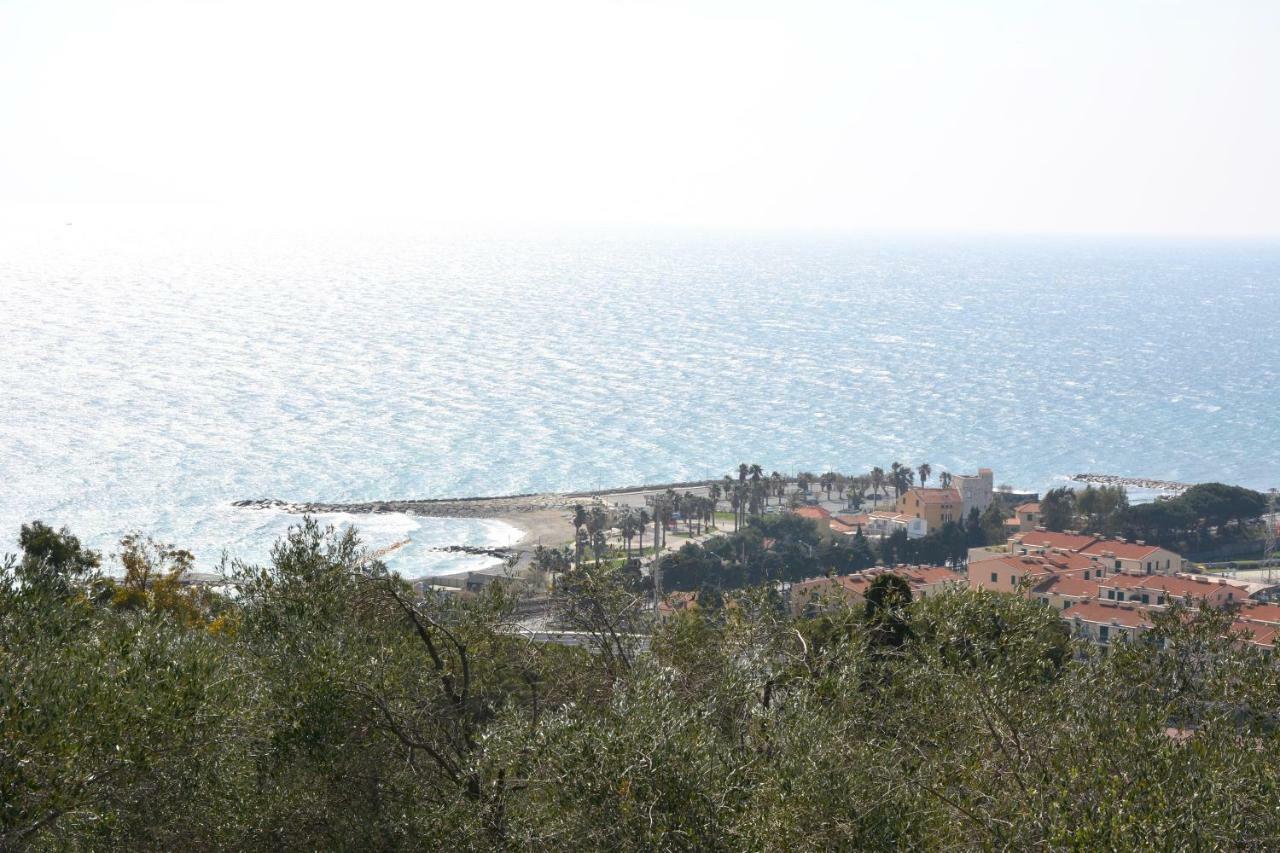 فيلا La Torretta إمبيريا المظهر الخارجي الصورة